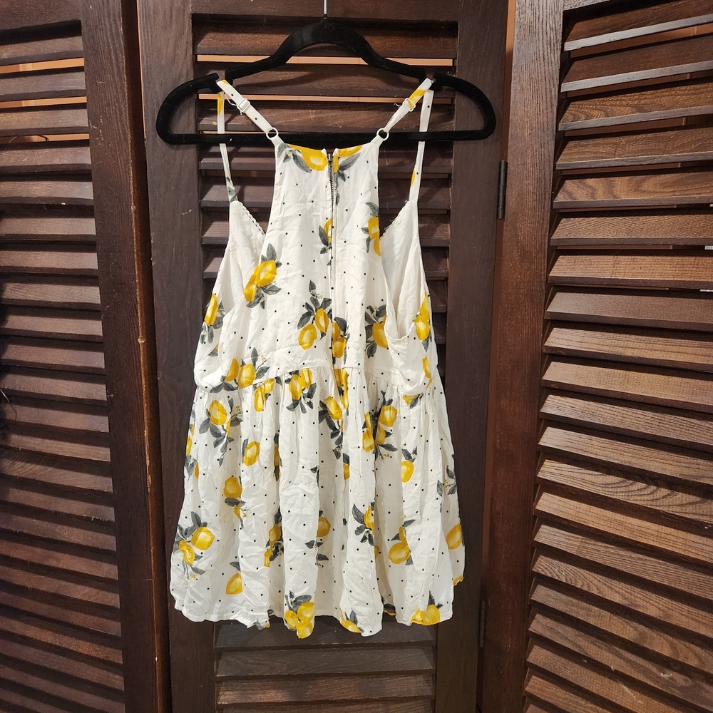 Torrid White and Yellow Lemon Print Tank Top - Picture 3 of 3
